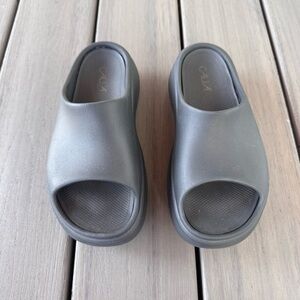 Calia Women’s 1.5” Platform Molded Slides Sandals Black Size 8